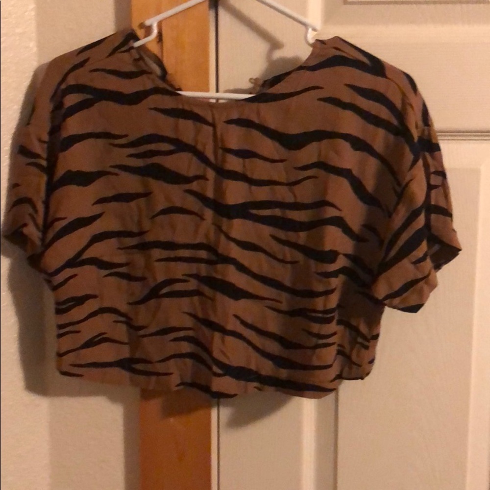 Cropped Leopard 🐆 Forever 21, top